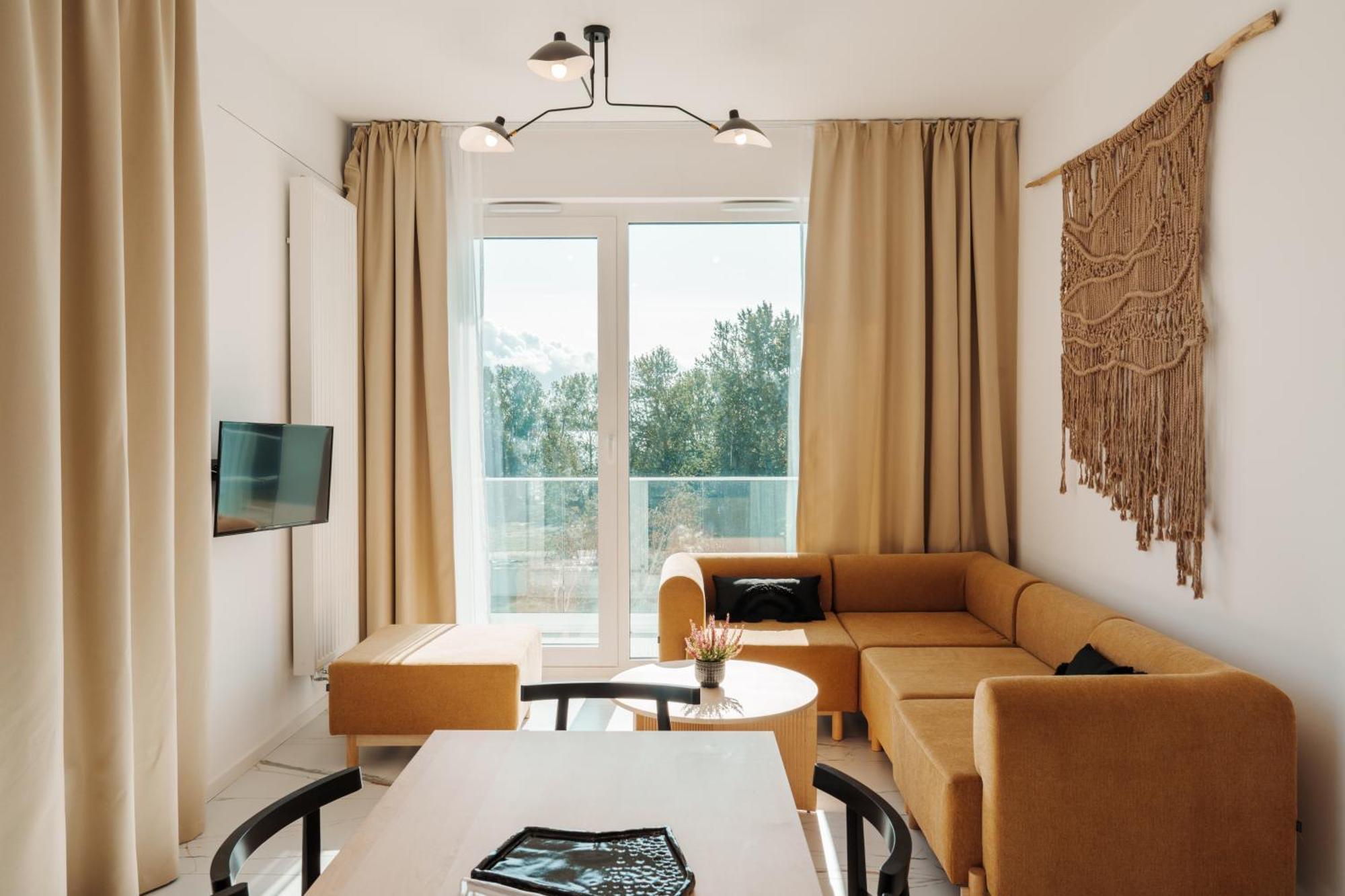 Hotel Arche Fabryka Samolotow W Mielnie Мельно Экстерьер фото
